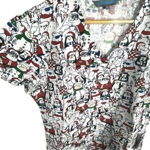 Christmas Santa Penguins Women’s Scrub Top‎